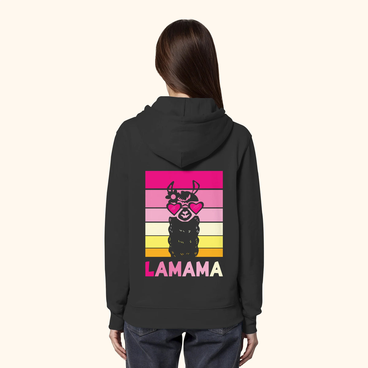 lamama-hoodie-model-ruecken