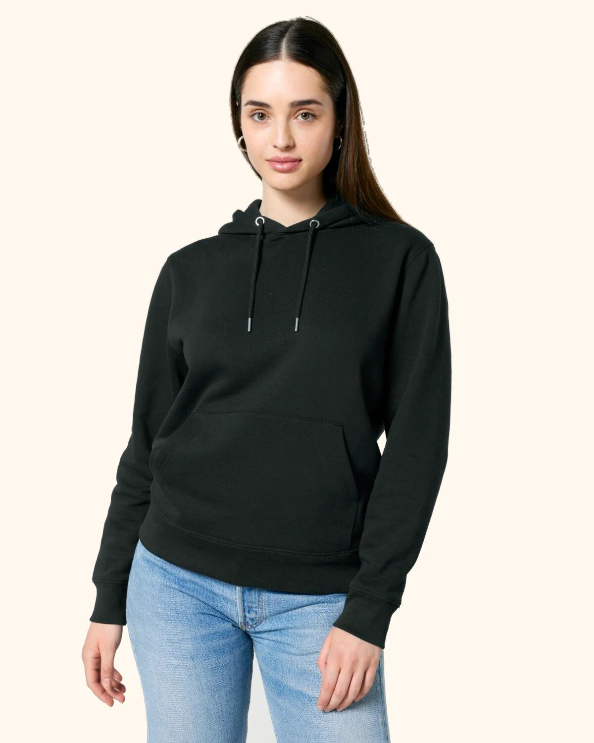 lamama-hoodie-model-vorne